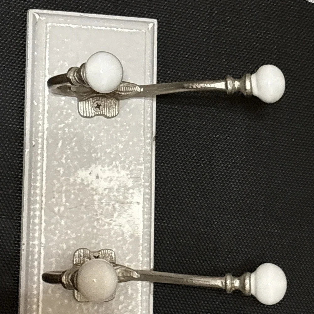 White Wood Wall CoatRack 5 Double Hooks Ceramic Knobs Shabby Chic 24